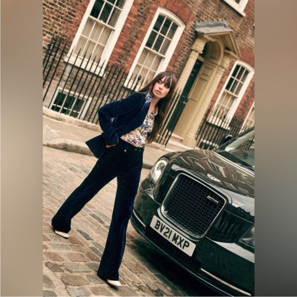 SEZANE Blue & White Floral Printed Lightweight Silk Button Down Pierro Shirt - Picture 9 of 15